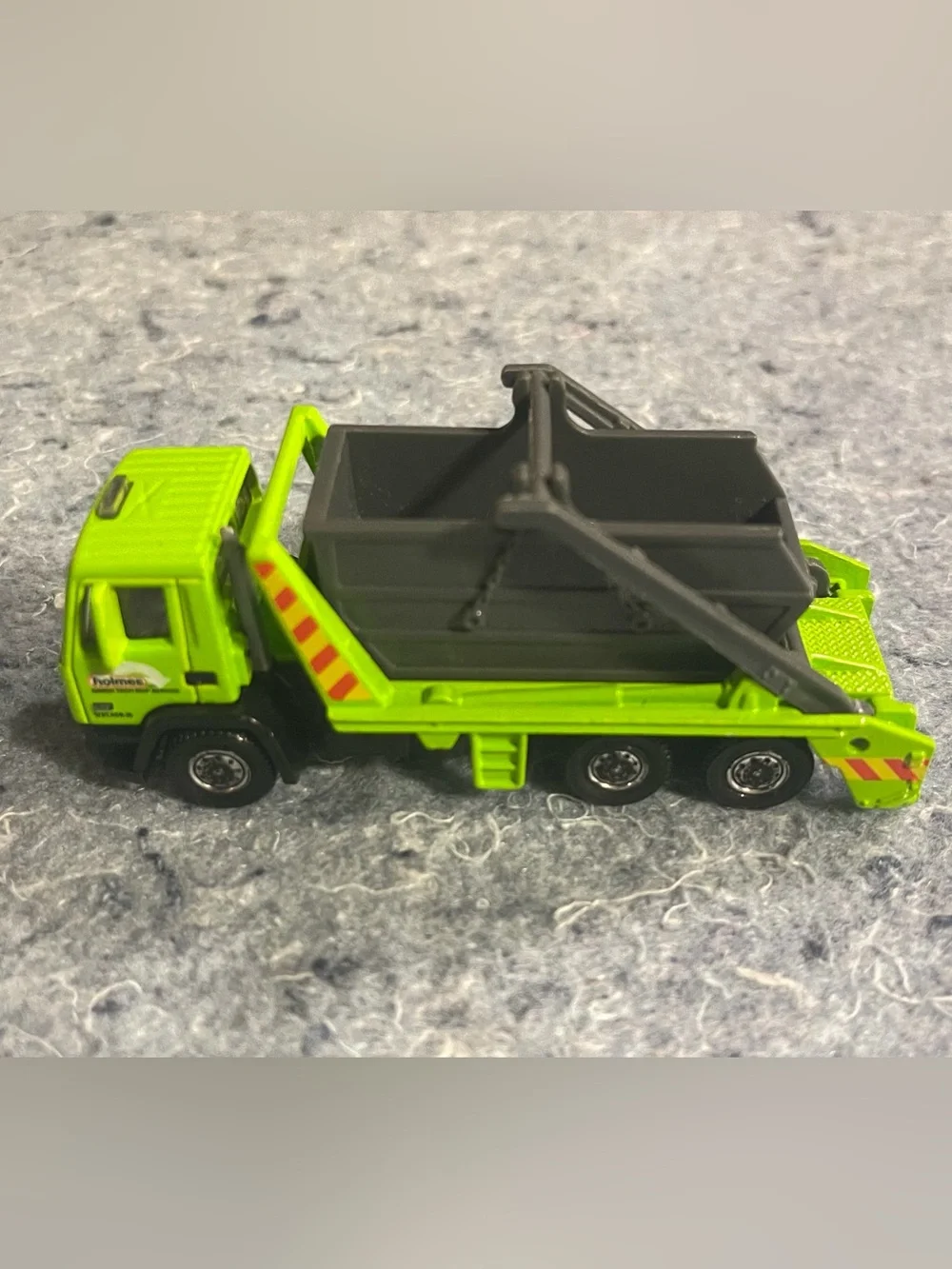 Matchbox DAF Skip Truck RW-016 and MBX Metal 2001 Police Car Security)